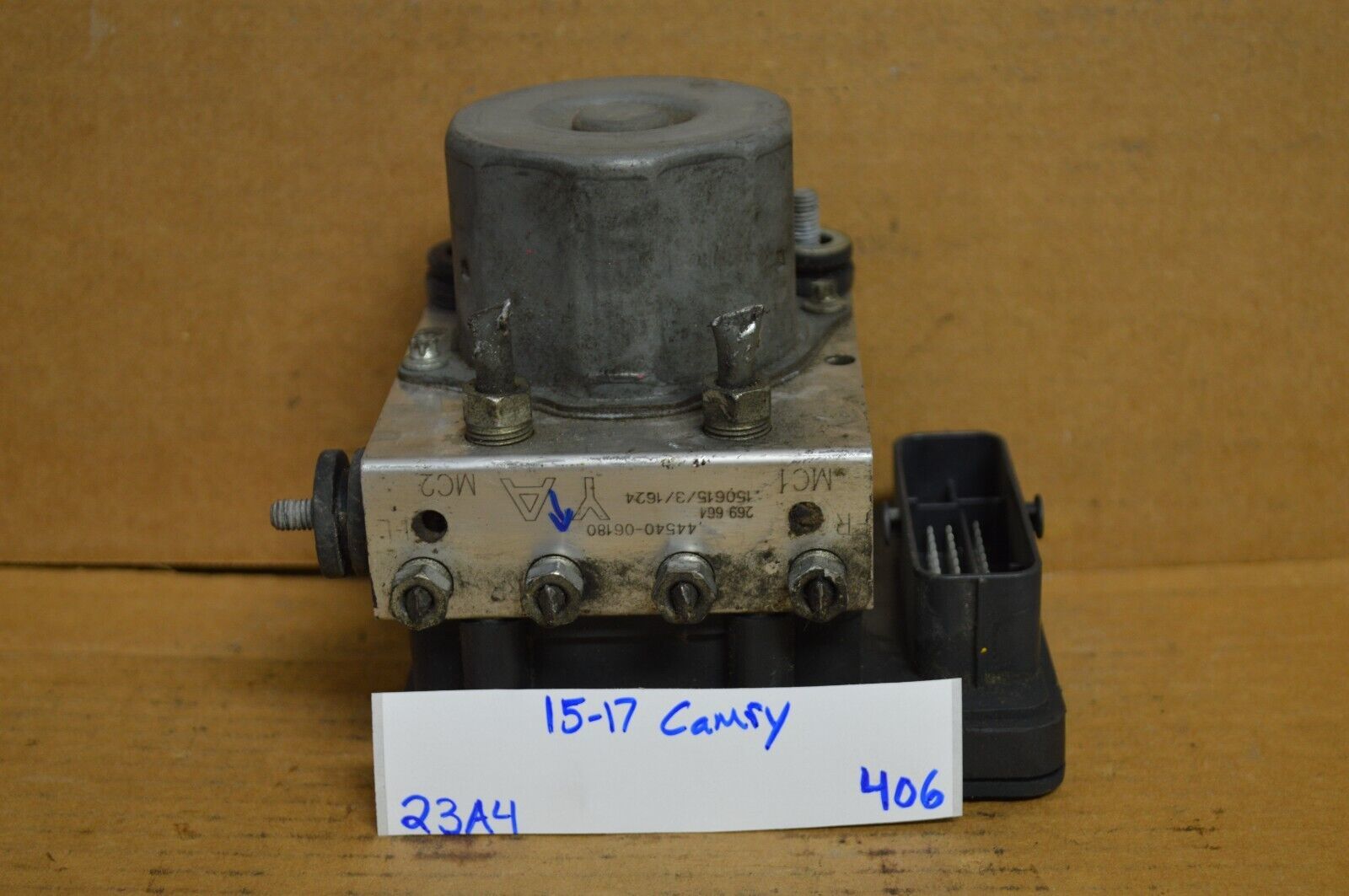 Primary image for 15-17 Toyota Camry ABS Pump Control OEM 4454006180 Module 406-23A4