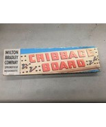 Vintage Milton Bradley Cribbage Board USA 4625-D Wooden Board Metal Pegs... - $285.40 MXN