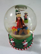 Disney&#39;s Goofy mini Christmas snow globe - £10.31 GBP