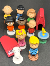 Peanuts Charlie Brown Snoopy Toy Busy Book 12 Figure Cake Topper USA - £8.67 GBP