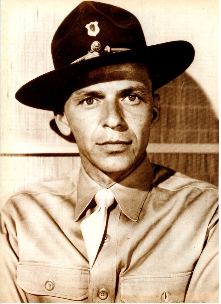 Frank Sinatra 1 page original clipping magazine photo #X6062 - $3.99