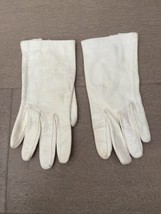 Vintage White Leather Wrist Length Cocktail Gloves Size 7 Very Light Wear - $20.00