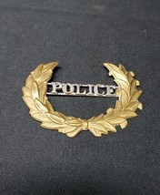 Antique POLICE Hat Cap Badge Pin Wreath Ca. 1900 Obsolete Original  - $1,773.02 MXN