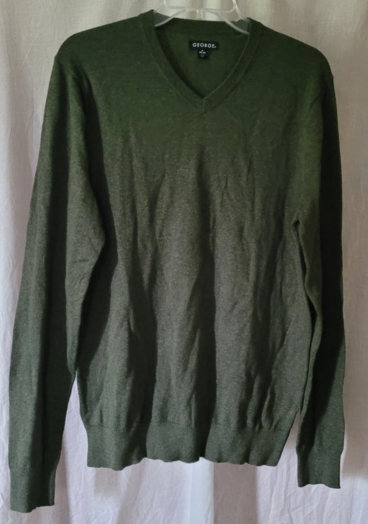 Men&#39;s George Pullover Sweater Size Medium 38-40 Green Solid Lightweight ... - $14.99