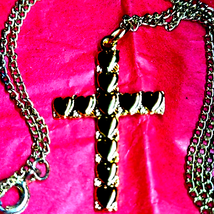 Beautiful Vtg gold crucifix with hearts~gold chain~very different very pretty - £18.99 GBP