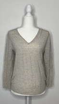 J. Crew Women’s M Heather Grey Long Sleeve V Neck Knit Pullover Sweater K5 - £11.79 GBP