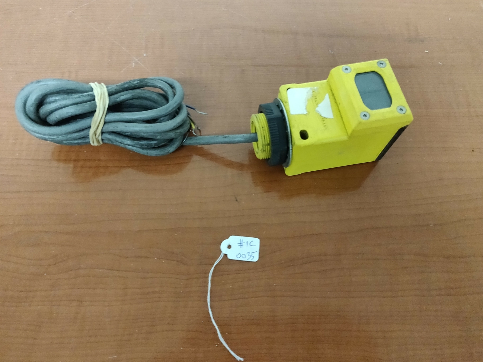 Banner Q45VR2LP PHOTOELECTRIC SENSOR 250V 5A 50/60HZ - $17.43