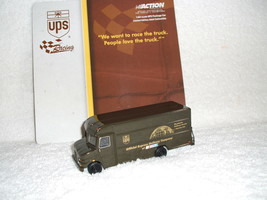 UPS Collector&#39;s &quot;Race the Truck&quot;-- 1:64 Scale Die Cast  - $418.86 MXN
