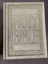 Holy Bible Living Word Red Letter Edition-1968 ROYAL-Unmarked Gold Edges Vintage - £27.37 GBP