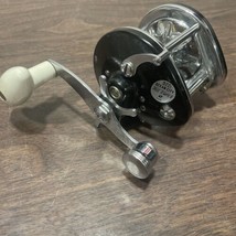 Vintage Ocean City 922c Fishing Reel USA - $23.26