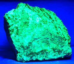 #5133 Large Fluorescent Mineral - Franklin New Jersey - over 1 Pound! - $69.00