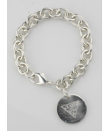 Tiffany &amp; Co. Sterling Silber Runde Anhänger Charm Armband Mit "GUESS" Logo - $8,932.89 MXN