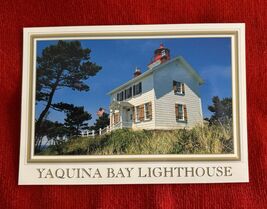 Oregon Postcard Yaquina Bay Lighthouse New Unposted - $3.99