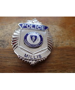 MILLIS MASSACHUSETTS POLICE OFFICER  BADGE  BX17 - $2,474.55 MXN