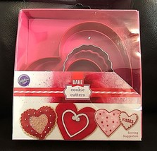 WILTON HEARTS METAL COOKIE CUTTERS, SET OF 4 IN DIFFERENT SIZES, NIP - £9.36 GBP