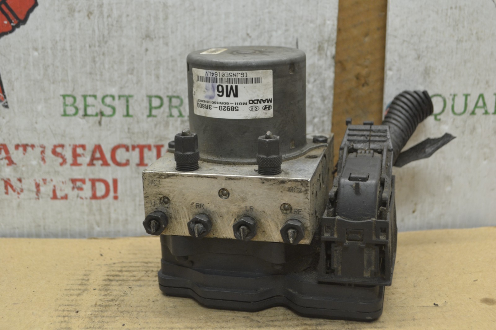 2014-16 Kia Cadenza ABS Antilock Brake Pump Control 589203R800 Module 65-9D2 Item image 3