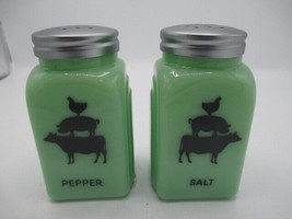 Salt and Pepper Shaker Stacked Farm Animals Depression Style Jadeite Glass Green - £15.37 GBP