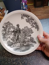 Wedgwood Brandeis University 10 1/2&quot; Collector Plate Statue 1956 - $376.14 MXN