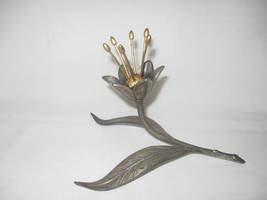 Metal Silver Tone Figurine Saute Flower &amp; Leaves Gold Details Saguda Patent - $12.95