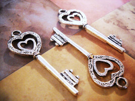 10 Heart Key Pendants Key Charms Antiqued Silver Skeleton Keys Steampunk... - £2.83 GBP