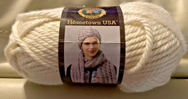 Hometown USA Yarn Houston Cream 023032001579 - £6.10 GBP