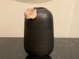 Kaaren Stoner Black Pottery Vase with Leaf Decoration - £38.15 GBP
