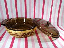 VTG Anchor Hocking Amber Glass  1.5 Quart Casserole Dish With Lid + Basket Caddy - £31.03 GBP