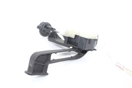 06-09 MERCEDES-BENZ CLK350 COUPE Fuel Door Actuator F3294 image 4