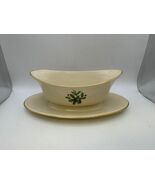 Lenox L5 Special Christmas Gravy Boat With Attached Underplate - $1,469.24 MXN