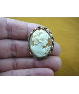 (C-1301) Lady with curls in hair shell carved CAMEO gold setting Pin Pen... - $114.10 CAD