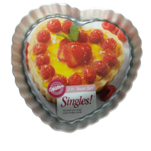 Wilton 2-Piece Singles Heart Tart Tin Personal Cake Pan w/insert 2105-9813 - £18.69 GBP