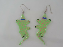 ARTISAN PAINTED LIZARD CARVED WOOD EARRINGS FASHION JEWELRY FISHOOK TROP... - $16.99