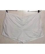 WOMENS THE NORTH FACE WHITE SHORT SHORTS   SIZE 6 - $25.20