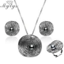 Mytys Round Big Pendant Jewelry Sets for Women Black Pearl Grey  Vintage Retro S - £28.18 GBP