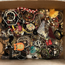 7+ Pounds Jewelry &amp; Findings Crafts &amp; Jewelry Making Broken Damaged Bulk... - $29.70