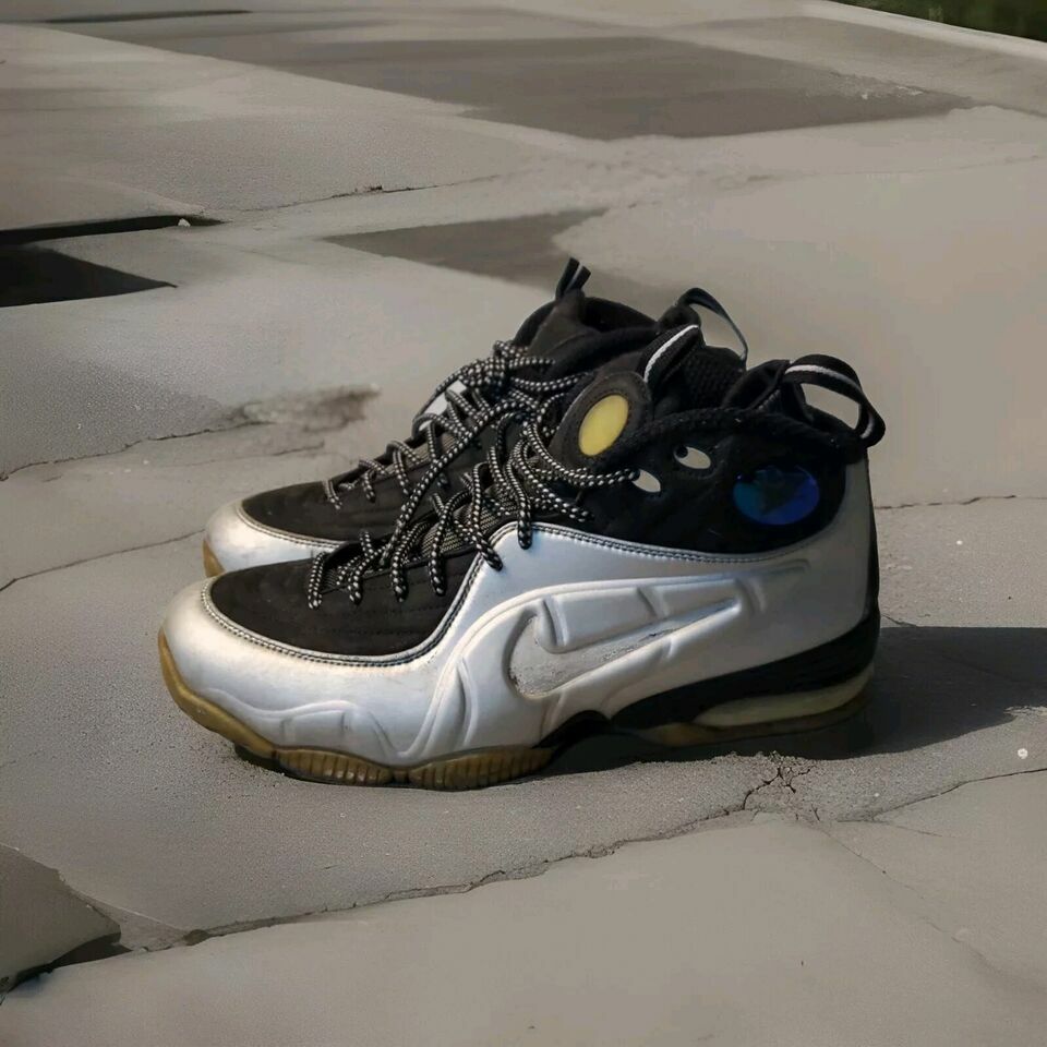 Nike 2009 Air Max Penny Black Metallic Grey Size 10 - $15.83