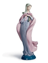 Lladro 01005171 Our Lady with Flowers Figurine New - $439.00