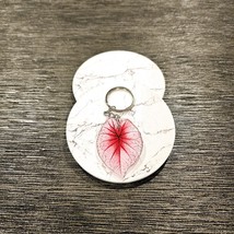 Caladium Bicolor Acrylic Keyring - $147.43 MXN