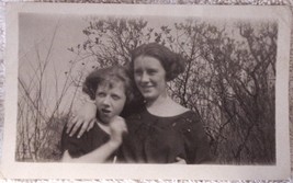 Mother Calming Suprised Daughter In The Woods 1920s - £3.92 GBP