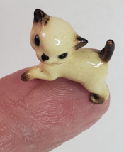 Hagen Renaker Miniature Walking Kitten Cat Kitty Ceramic Siamese Vintage - £10.86 GBP