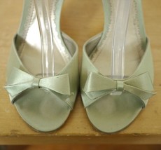 ANN TAYLOR Green Satin Fabric Peep Toe Bow Formal Ankle Straps Pumps 7M ... - £28.89 GBP