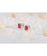 925 Sterling Silver Natural Sunstone Stud Earrings - $32.30