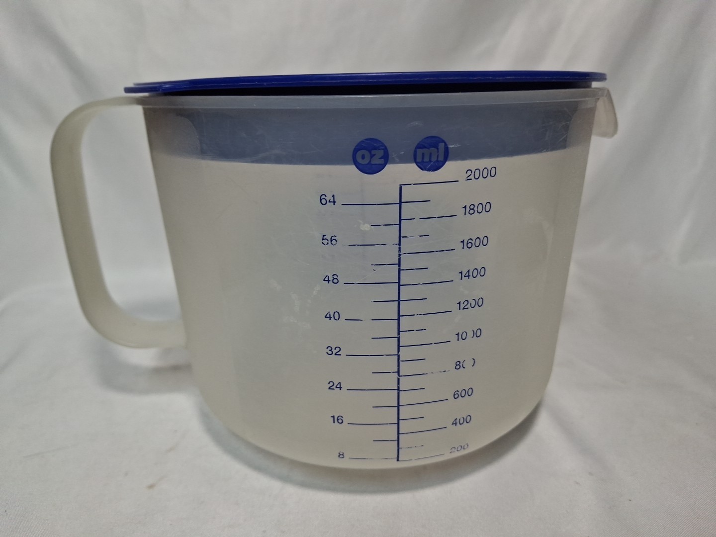 Tupperware 1629 Mix-n-Store 2L Measuring Bowl 3 Piece, Blue, Lid Pour Spout - $13.58