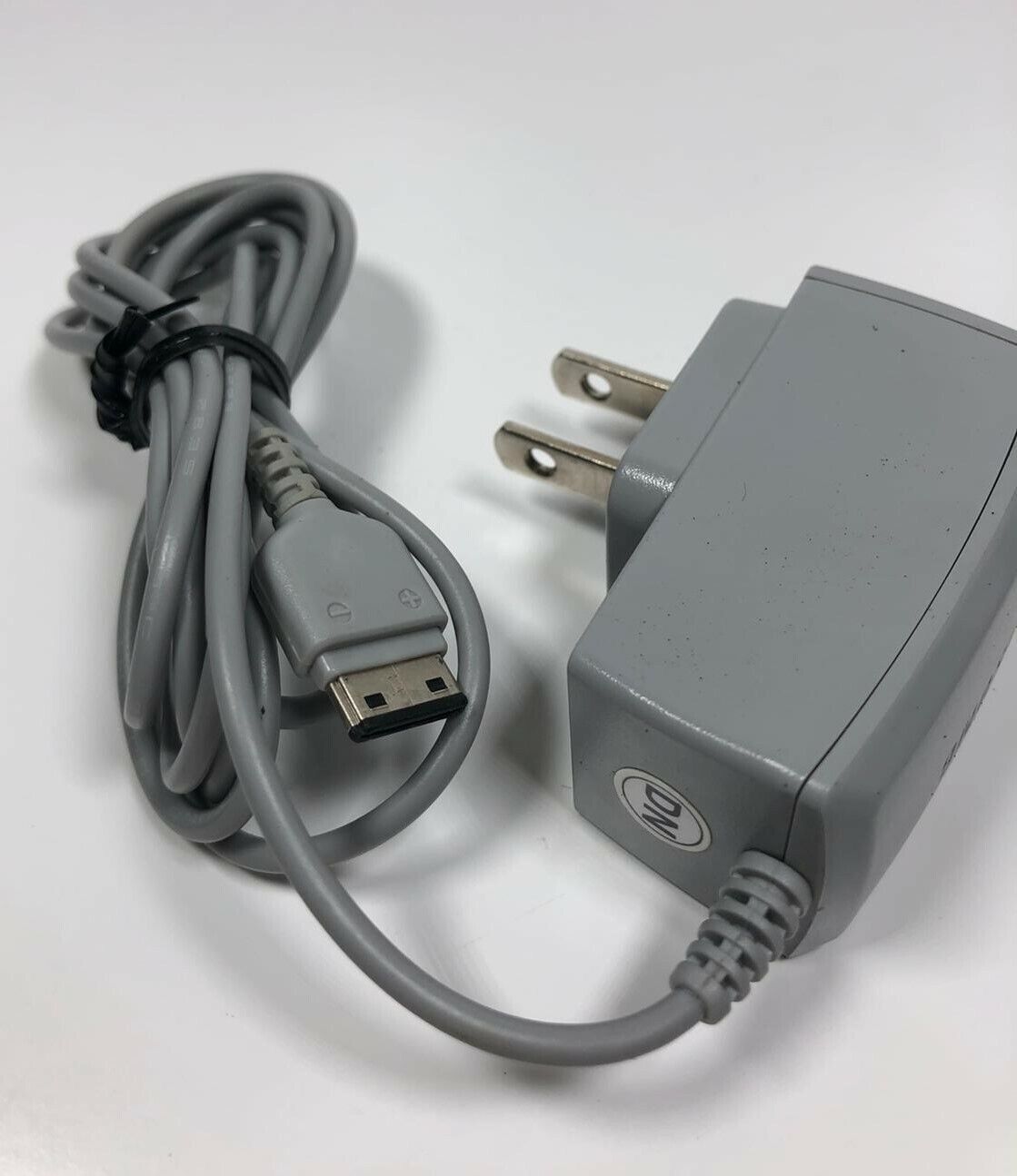 Samsung ATADS10JSE Cargador de Pared Adaptador de Viaje 5V 0.7A - $8.89