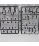 (2) Warhammer 40k Tau Bits And Pieces On Sprues - $444.60 MXN