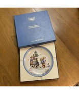 Parade Into Toyland Collector Plate by Berta Hummel Christmas 1980 - $400.13 MXN
