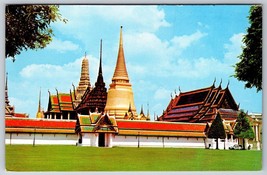 View of Wat Phra Keo Bangkok Thailand UNP Unused Chrome Postcard K7 - £2.10 GBP