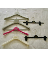 VINTAGE LOT OF 6 DESIGNER VELVET+SMOOTH  HANGERS-ARMANI, PRADA, UNGARO, ... - $543.43 MXN