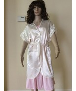 VINTAGE NYLON BEIGE SHORT ROBE PEIGNOIR WITH LACE TRIM SIZE SMALL MADE I... - $129.24 MXN