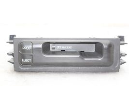 96-07 CHEVROLET SILVERADO DIESEL CREWCAB 4X4 Radio Tape Cassette Player F226 image 4